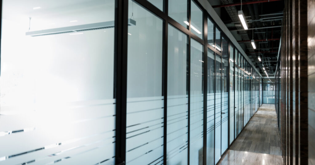 parede de vidro em Atibaia